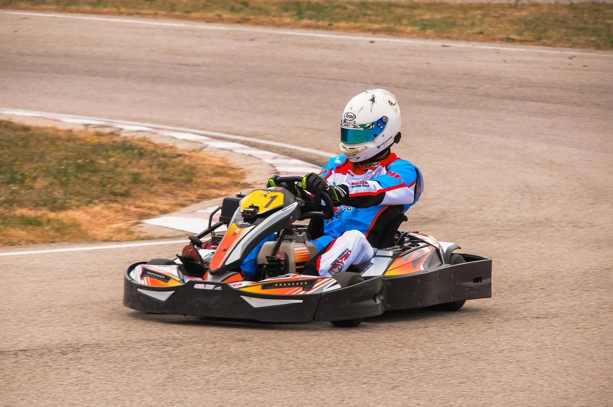 Découvrez les meilleurs circuits de karting en France à explorer en 2026
